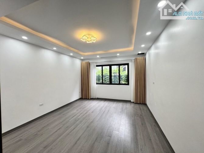 Thạch Bàn nhà mới 5Tầng ngõ rộng ngay chợ, trường C1,2,3 gần Hồ chỉ nhỉnh 5 tỷ - 1