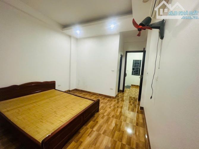 Bán nhà Việt Hưng Long Biên Dân xây 35m 5 tầng nhỉnh 5 tỷ (TL) - 1