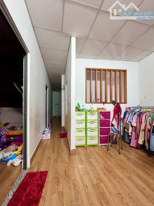 Bán nhà Q.12, Đông Hưng Thuận 17, 105m2, 2 tầng, 3PN, SH, giá 6 tỷ. LH: - 1