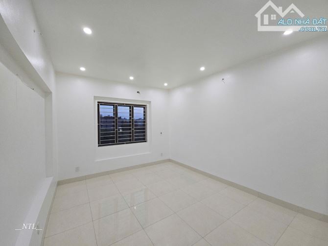 Bán nhà 3 tầng Tiền Phong dt 80m - 1
