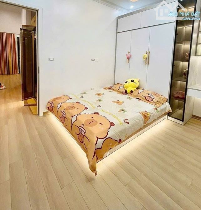 CỰC HIẾM-NHÀ 5 TẦNG-QUANG TRUNG-THANG MÁY-42M-lô góc-KINH DOANH-3 thoáng-TT Hà Đông-GIÁ 8T - 1