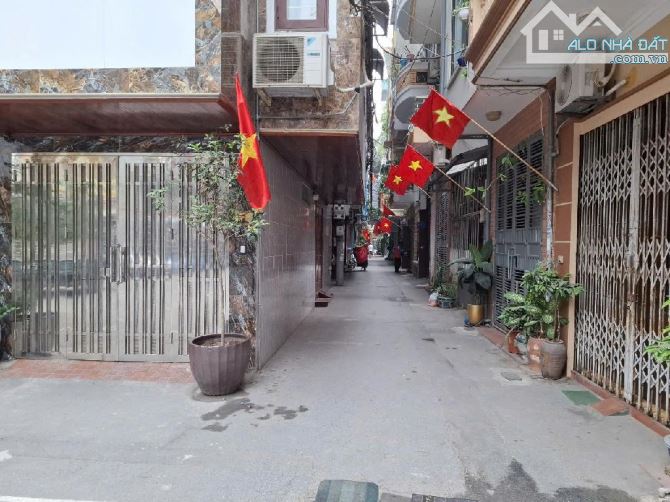 Bán nhà Nguyễn Hoàng Tôn 40m2 xây 4 tầng giá 11.6 tỷ - 1