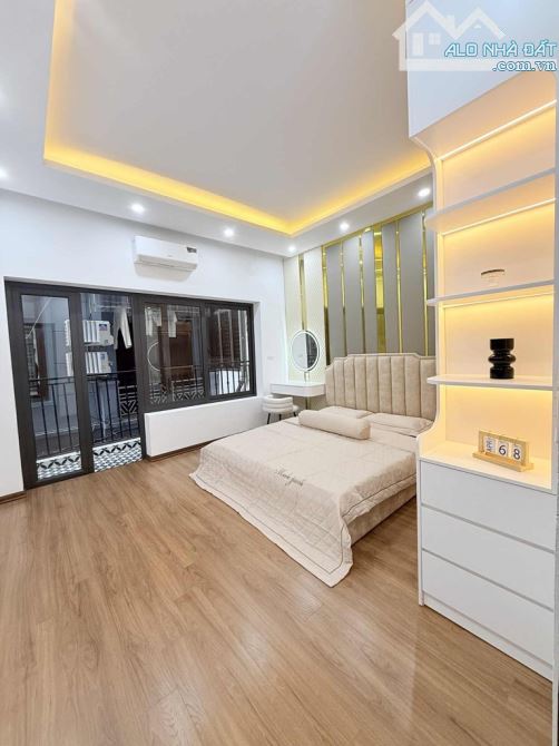 Bán nhà phố Hoa Lư, Lê Đại Hành, Bà Triệu, 5 tầng thang máy, 45m2, hơn 13 tỷ, ngõ thông 3m - 1