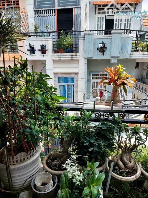 Bán nhà hẻm Mễ Cốc, phường 15, quận 8 căn góc 2 mặt tiền - 1