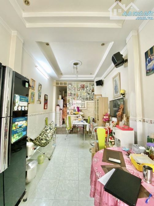 BÁN NHÀ  - DT: 70M2  - BTCT  - 4PN  - GẦN VÒNG XOAY LÊ ĐẠI HÀNH  - 6 TỶ HƠN - 1