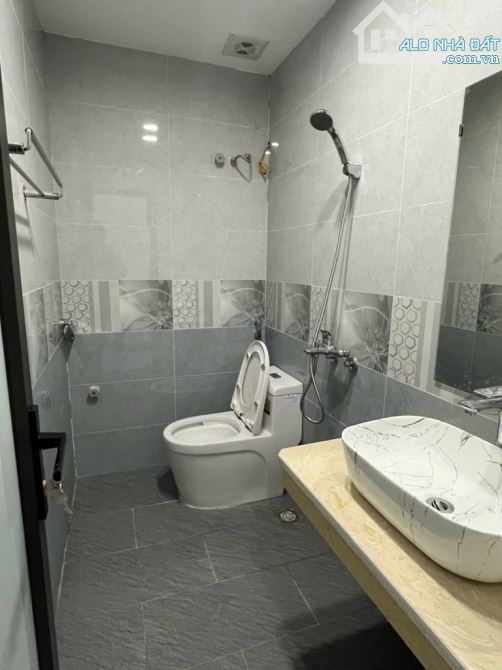 Bán nhà Thạch Bàn - ô tô đỗ cổng - 6 tầng thang máy - 37m - nhỉnh 8 tỷ - 1