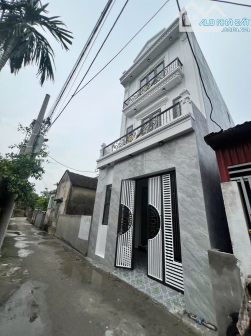 NHÀ 3 TẦNG GẦN KIẾN AN Ngõ ô tô đỗ cửa cách mặt trục 20 - 30m, duy nhất 1 ngoặt tại Kiều T - 1