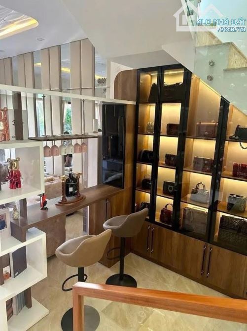 BÁN NHÀ 2 TẦNG FULL NỘI THẤT – NGUYỄN MỸ, CẨM LỆ - ĐÀ NẴNG Diện tích đất: 120m² ngang 5m - 1