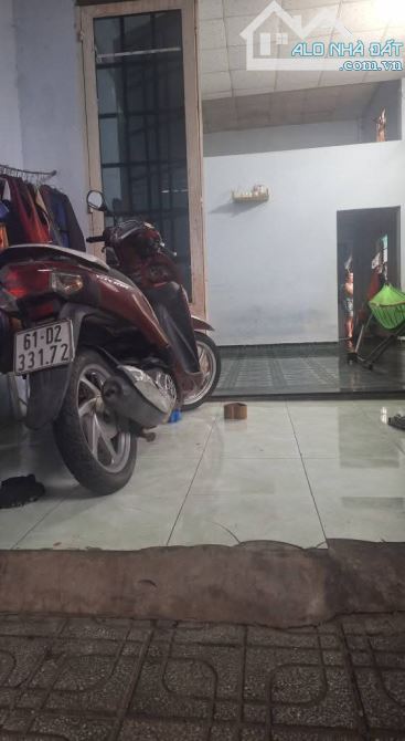 Bán Nhà Cấp 4 sổ riêng và 5 phòng trọ dĩ an Bình dương P tân đông Hiệp - 1
