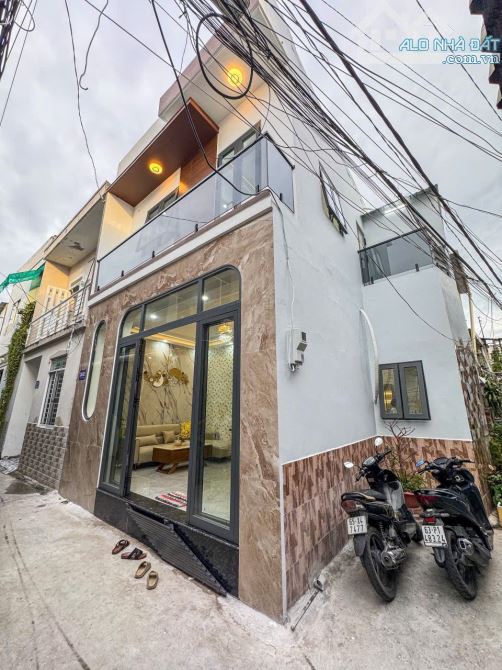 BÁN NHÀ MỚI 1 TRỆT 1 LẦU GÓC 2 MẶT TIỀN FULL NỘI THẤT HẺM 70 ĐƯỜNG TRẦN HƯNG ĐẠO - 1