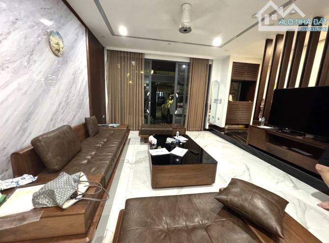 CHỦ CẦN BÁN GẤP NHÀ ĐÀO TẤN - 69M2 - 5.8M MẶT TIỀN - GIÁ 20.8 TỶ - THỬA VUÔNG - GẦN PHỐ - 1