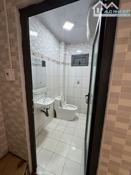 NHÀ PHỐ MỚI ĐẸP, SRXD NGAY CHỢ NAM THIÊN CHỈ HƠN 2 TỶ - 1