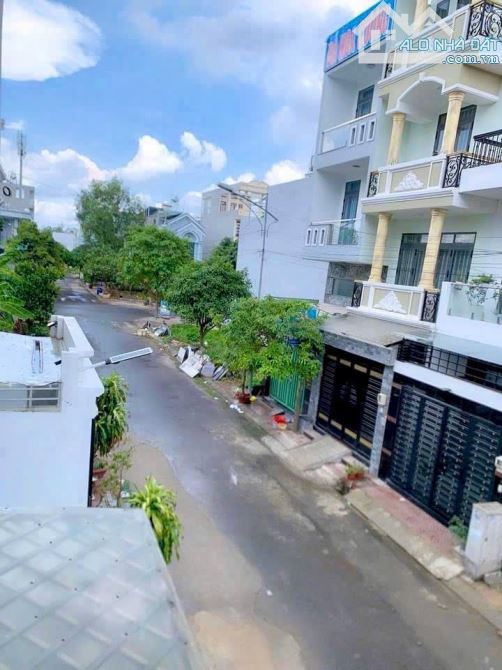 NHÀ 3 TẦNG 56M KHU DÂN CƯ NAM KHANG ,Nguyễn Duy Trinh,GIÁ 5.5TỶ - 1