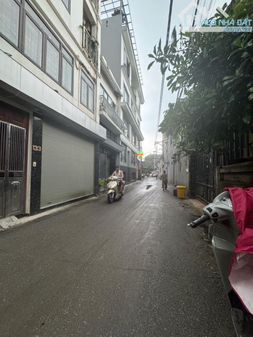 Bán nhà lô góc 37m2 - MT 5M - ô tô tránh - gần vinhomes - 1