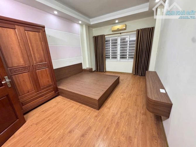 bán nhà TRUNG TÂM CẦU GIẤY - NHÀ ĐẸP LỘNG LẪY - DÂN XÂY CHẮC CHẮN - 5 TẦNG KIÊN CỐ - VUÔNG - 1