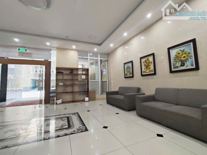 HOT! Bán Chung cư VIMECO Nguyễn Chánh, Cầu Giấy 2PN + 1, Lô góc, nội thất đẹp, giá 9.9 tỷ - 1