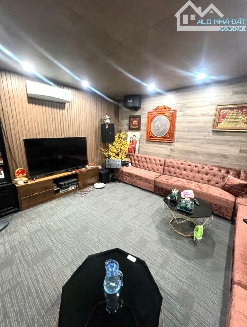 BÁN NHÀ DÂN XÂY PHỐ NGUYỄN CHÍ THANH 65M2 - 5 TẦNG - 21.5 TỶ - 3 BƯỚC RA PHỐ - THỬA VUÔNG - 1