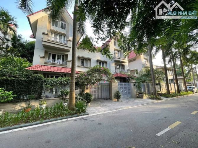 Giảm sốc 3 tỷ. Biệt thự sân vườn An Hưng - Dương Nội, Hà Đông. DT 238m2, 4 tầng, MT 12m. - 1