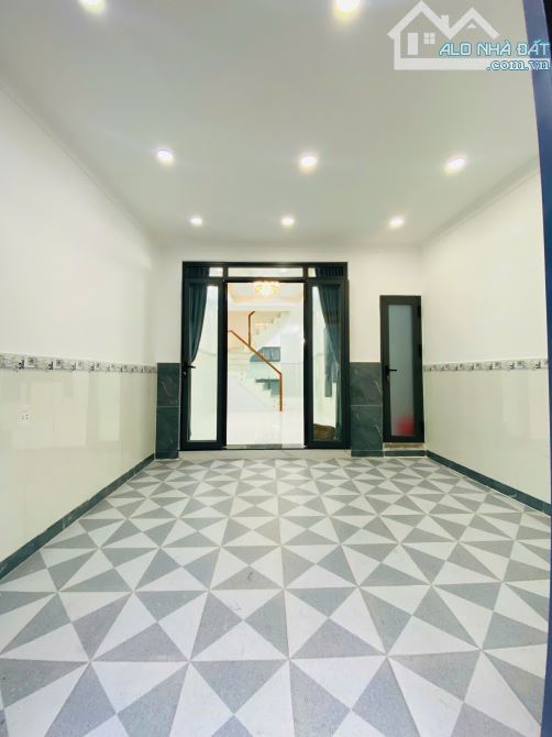 Bán nhà riêng 2 tầng lầu tại Huỳnh Tấn Phát, Nhà Bè, HCM chỉ 3,98 tỷ,DT đất 52m2 sổ riêng - 1