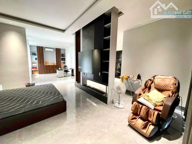 Bán căn Biệt Thự Ven Sông Hàn mặt tiền đường sát Lê Văn Duyệt Quận Sơn Trà với 288m đất - 1