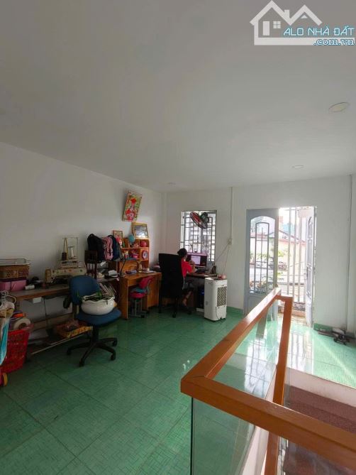 BÁN NHÀ ĐẸP LÔ GÓC-VÀI BƯỚC ĐẾN NGÃ TƯ LINH XUÂN - KHU CN SÓNG THẦN - DĨ AN. - 1