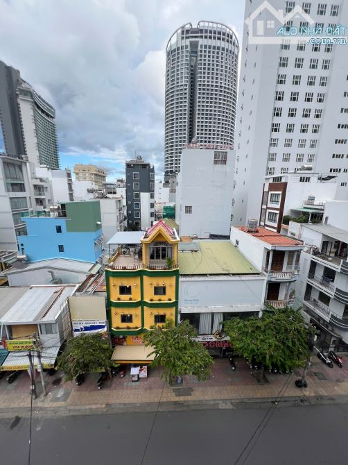 BÁN NHÀ 6 TẦNG MẶT TIỀN NGUYỄN THIỆN THUẬT, GẦN NGUYỄN THỊ MINH KHAI, CÁCH BIỂN chỉ 350 m - 1