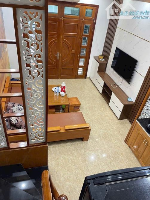 BÁN NHÀ THẠCH BÀN LONG BIÊN NHỈNH 5 TỶ 35m 5 TẦNG MT 5m Ô TÔ KINH DOANH Gần Aeon - 1