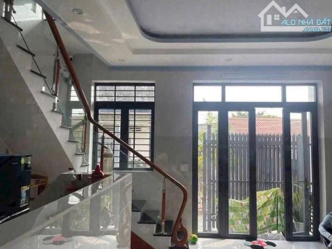 Bán nhà 1 trệt 1 lầu đường hẻm TT Long Điền, Bà Rịa - Giá bán : 1 tỷ 450 triệu - DT: 50m2 - 1