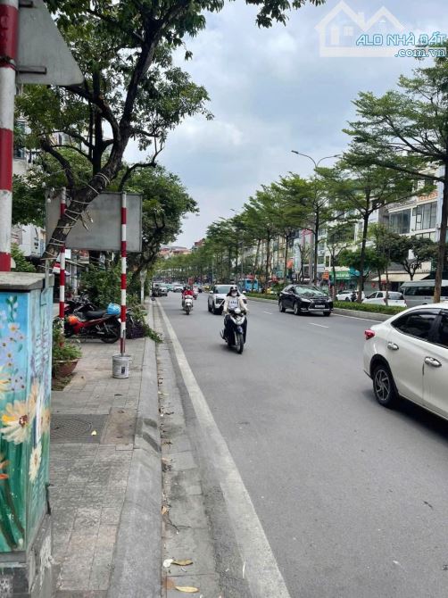 ĐÀO TẤN-BA ĐÌNH-Ô TÔ VÀO NHÀ-CÁCH PHỐ 10M-VỊ TRÍ VIP-ĐẦU TƯ XÂY TÒA VĂN PHÒNG-12.3 TỶ - 1