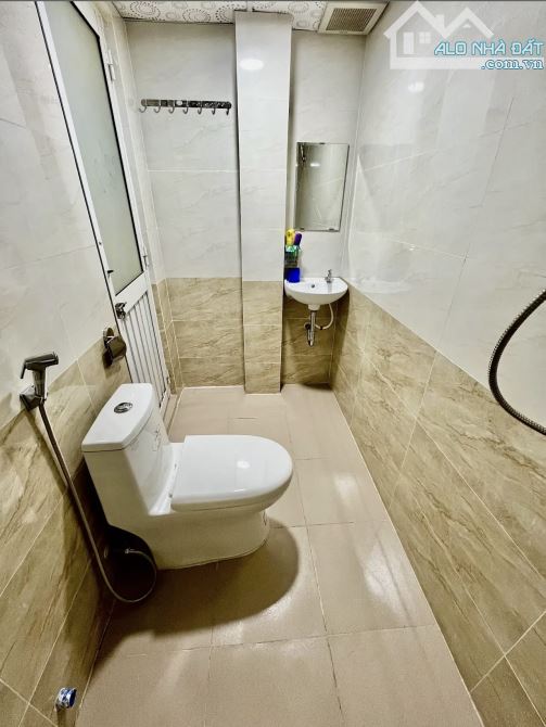 Cho thuê nhà nghĩ 9 phòng mặt tiền 3/2 ninh kiều cần thơ giá 25 triệu - 1