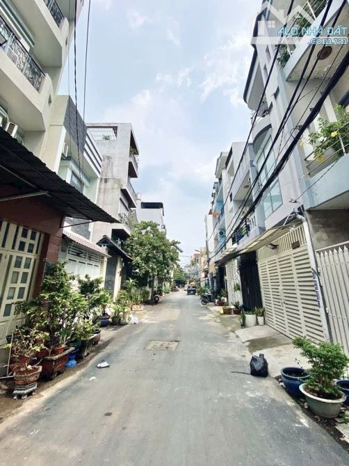 Nhà 2 tầng kiên cố xe hơi vô nhà ngủ, hẻm 8m thông, 3.9m X 11.25m, chỉ 5.95 tỷ. - 1