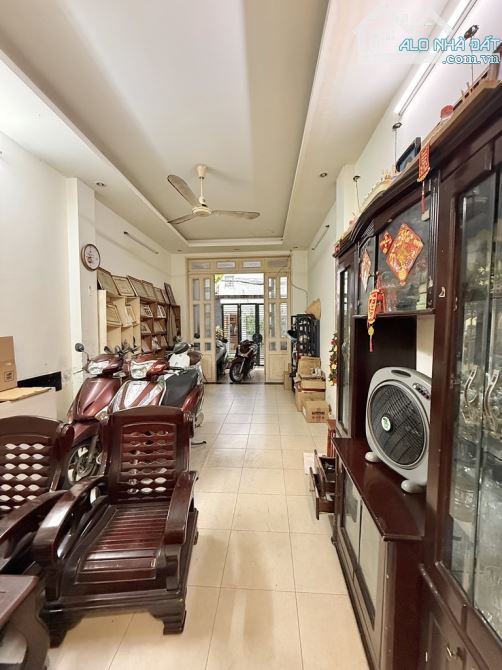 TL.CC- 80m2 -4 Tầng-Hẻm Xe Hơi-Sát Mặt Tiền-Khu Dân Trí Cao Phú Nhuận-6PN Rộng-Chỉ Hơn 12T - 1