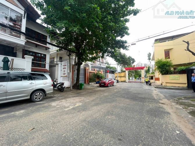 Bán Biệt Thự Cao Thắng - 3/2, P12, Quận 10. DT: 13.6x20m, Hầm 2 Lầu. Chỉ 63 TỶ - 1