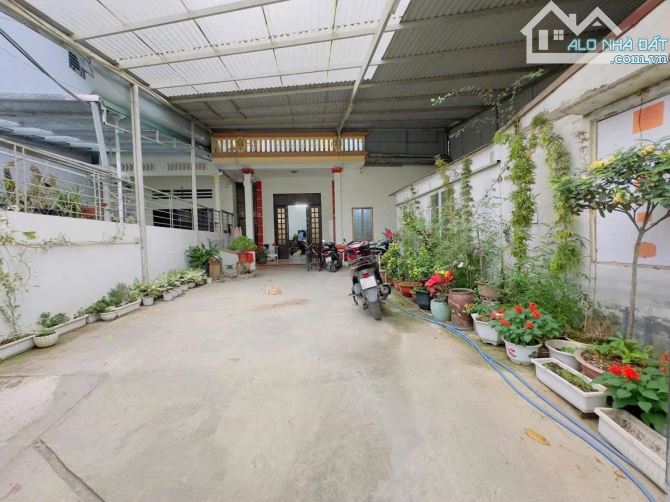 BÁN ĐẤT TẶNG NHÀ ĐƯỜNG NGỌC THỤY, TRUNG TÂM LONG BIÊN180M, MT 10M, 35 TỶ, - 1