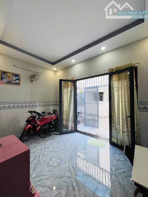 BÁN NHÀ ĐẸP 3 TẦNG 67M2 HẺM 135 TÂN HÒA ĐÔNG PHƯỜNG 14 QUẬN 6 CHỈ 6,3 TỶ TL - 1