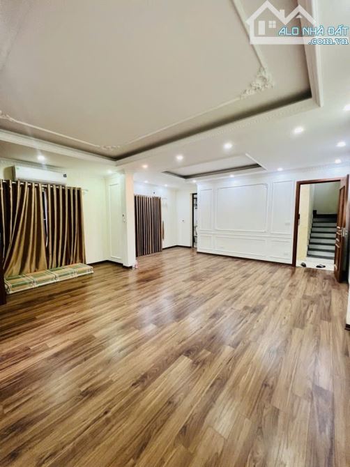 Bán nhà bồ đề dân xây 60 m 5 tầng thang máy lô góc gara ô tô - 1