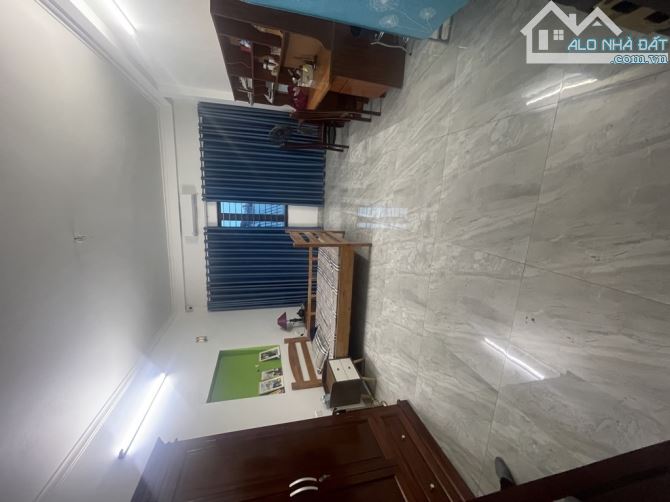 🏡🏡🏡NHỈNH 5 TỶ CÓ NGAY NHÀ TT VIỆT HƯNG , RẺ HIẾM TRONG TẦM GIÁ, 5 TẦNG FULL NỘI THẤT - 1
