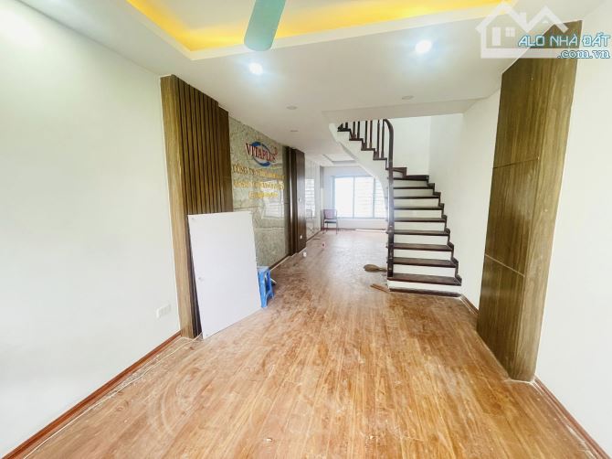 13,8 Tỷ. Hàng xóm KĐT mới Đại Kim, 51m*5 tầng, mặt tiền 4m, 2 thoáng. Kinh doanh đỉnh - 1