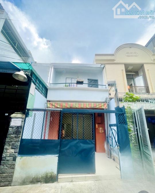 Bán nhà hxh, Trịnh Đình Trọng, Quận Tân Phú, giáp Tân Bình, 96m2, 2 tầng, giá chỉ 7,7 tỷ - 1