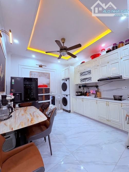 HOT! Bán Nhà Mới 4 Tầng Xe Hơi Thông Lê Văn Sỹ, 46m2, 8.2 Tỷ - 1