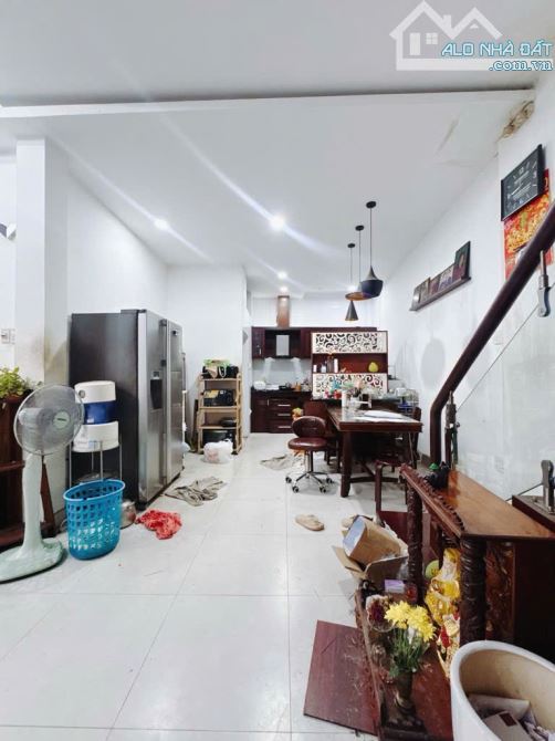 BÁN NHÀ HẺM 538 ĐOÀN VĂN BƠ. 60M2, NGANG 4M NỞ HẬU L 9M 5 TẦNG, 7PN - 1