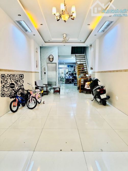 Mặt tiền khu Tên Lửa - Thang máy - 100m² - 4 tầng - 5PN rộng - Gần công viên - 1