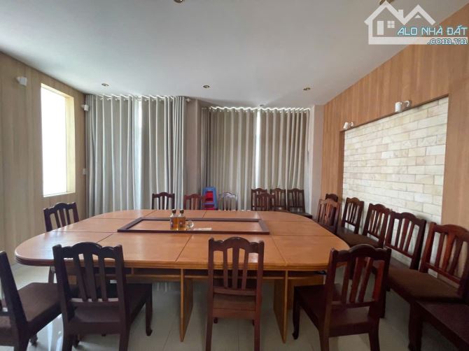 Nhà MT kinh doanh TTTP Nha Trang - 115mv ngang 9m Huỳnh Thúc Kháng, 5 tầng, thang máy - 1