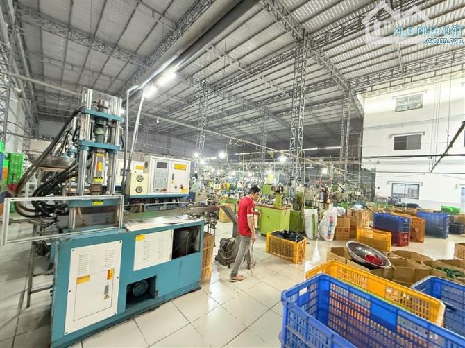 NHÀ XƯỞNG VỊ TRÍ SIÊU ĐẸP BÌNH THÀNH, DT GẦN 1000M2 - XE TẢI TRÁNH - ĐANG CHO THUÊ 70TR/TH - 1