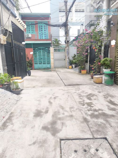 bán đất Gần 100m2 sổ vuông vức hẻm oto vô tới nhà giá cực tốt tại đường dương quảng hàm - 1