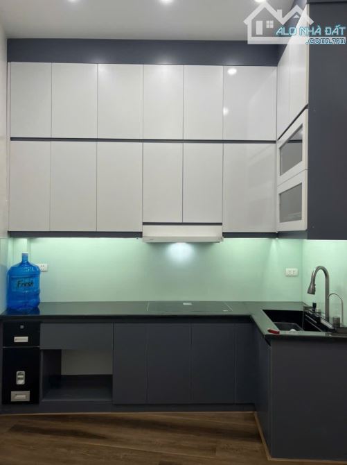 Bán nhà Thông Phong, 41mx 4 tầng, giá 9.2 tỷ, nhà trung tâm, siêu tiện ích - 1