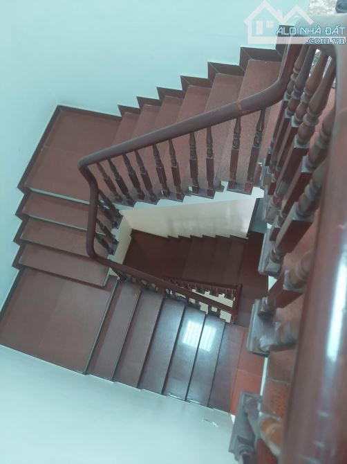 Bán nhà ngõ Đàm Lộc, dt 46m2. Mt 4,7m. Ngõ thông rộng 4m, ô tô qua lại, có thể làm spa - 1