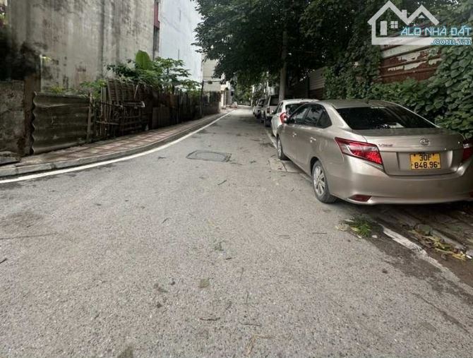 SIÊU HIẾM-BÁN ĐẤT ĐỨC GIANG LONG BIÊN, 33M2-6 TỶ-VỊ TRÍ TRUNG TÂM – Ô TÔ VÀO NHÀ - 1