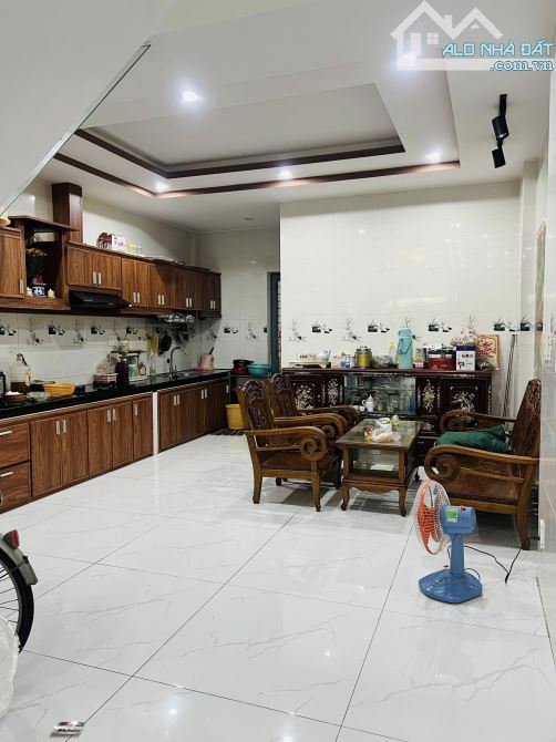 🏩 Bán nhà 3 tầng mt đường Dương Đức Hiền, 72m2, 6.x tỷ tl - 1