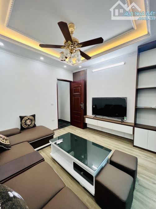 PHÚ LƯƠNG- HĐ - NHÀ MỚI TINH 50m/ 5 TẦNG THANG MÁY - FULL NỘI THẤT XỊN- Ô TÔ ĐỖ CỬA - 1